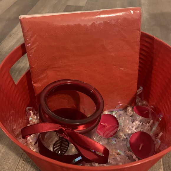 Home Essentials Bundle! 💕 - Picture 2 of 5